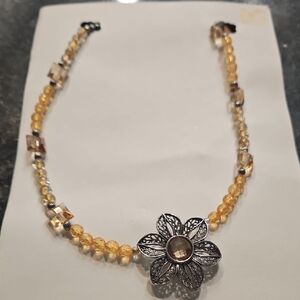 Elegant Silver and Gold Floral Necklace
